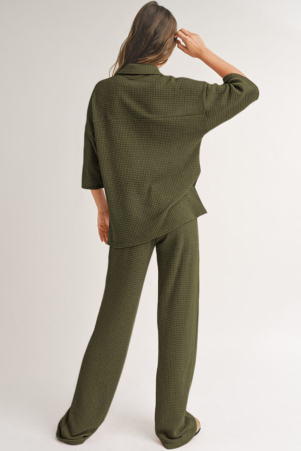 Set aus Hemd mit Knöpfen und Freizeithose mit vierblättrigem Kleeblatt, einfarbig und strukturiert