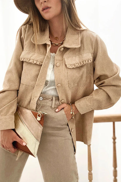 Helles französisches Beige, einfarbige Cord-Shacket mit Rüschen, Klapptasche und Knopfleiste