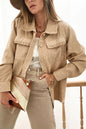 Helles französisches Beige, einfarbige Cord-Shacket mit Rüschen, Klapptasche und Knopfleiste
