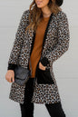 Schwarzer Cardigan mit Leopardenmuster, aufgesetzten Taschen und offener Vorderseite