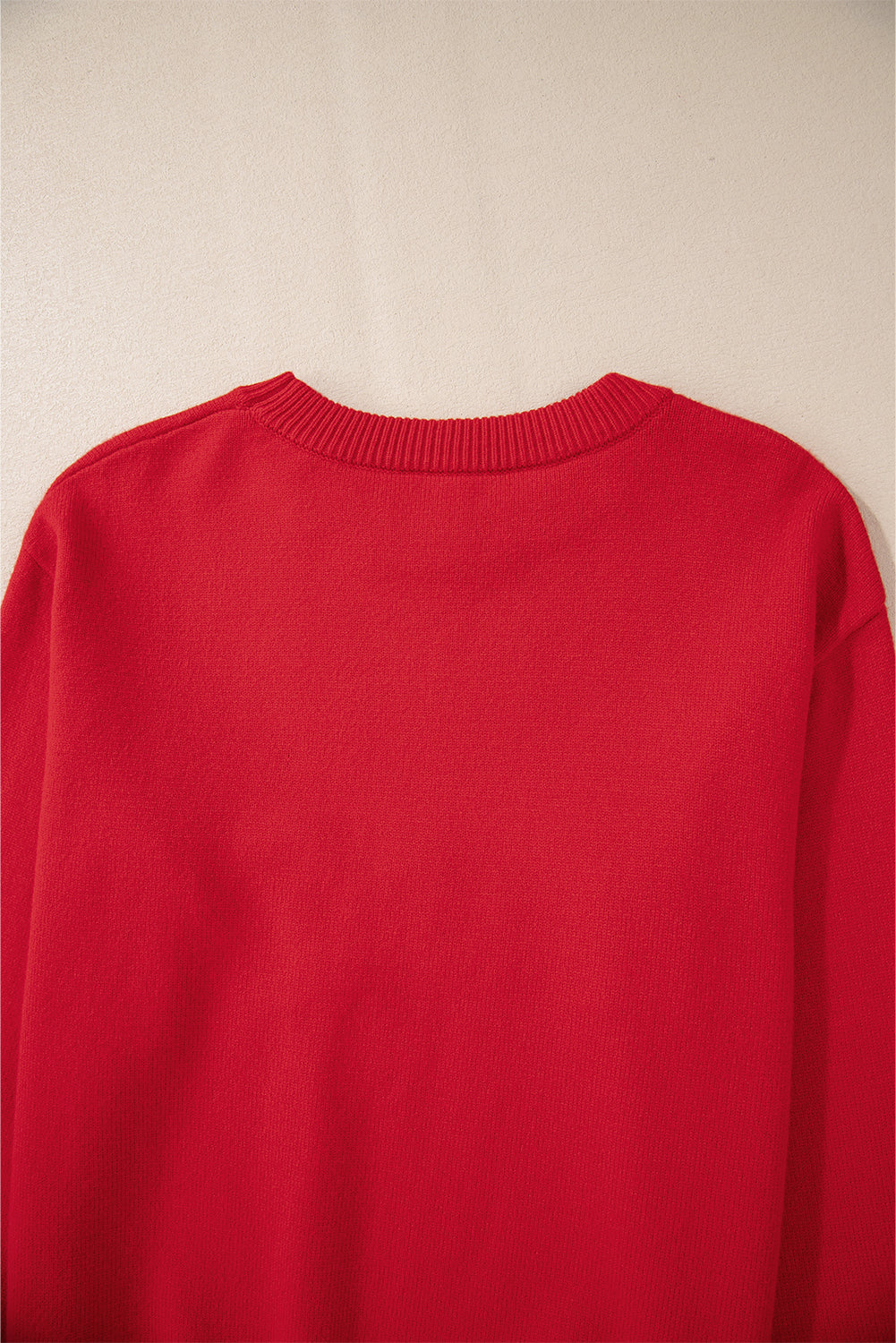 Feurig roter Perlenperlen-Freizeitpullover