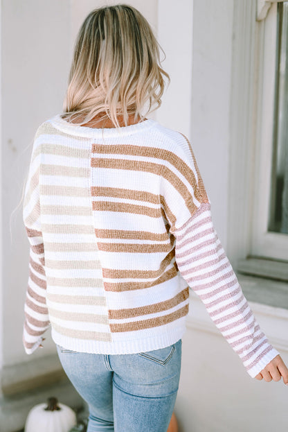 Lässiger Pullover mit Streifen und überschnittener Schulter