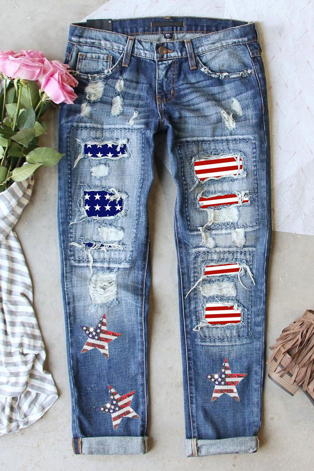 Himmelblaue, gerade Jeans mit Pailletten und amerikanischer Flagge und Stern-Grafik im Used-Look
