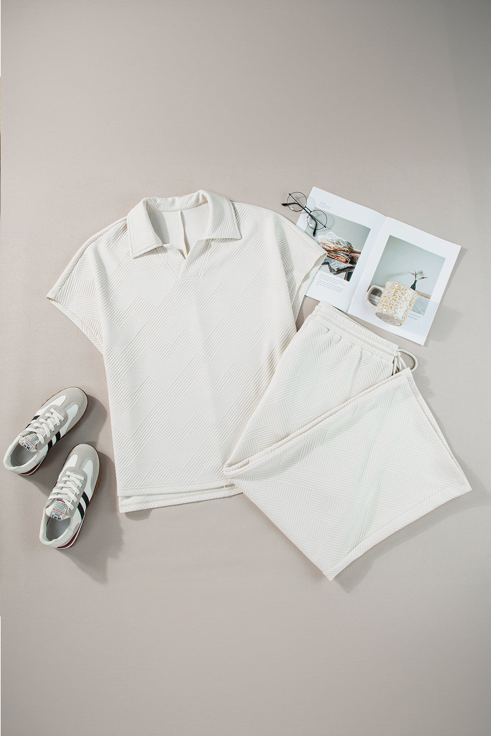 Beiges Plus Size Set aus strukturiertem Oberteil und Hose mit Kragen