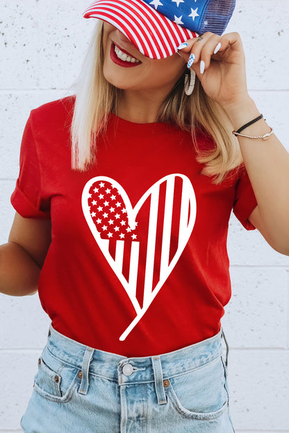 Rotes T-Shirt mit Rundhalsausschnitt und Grafik in Herzform mit USA-Flagge