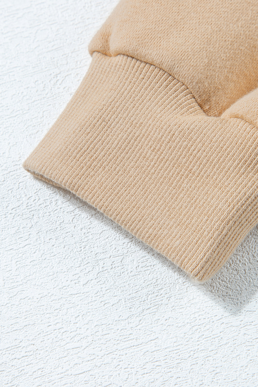 Parchment Solid Set aus Sweatshirt mit halben Knöpfen und Jogginghose mit hoher Taille