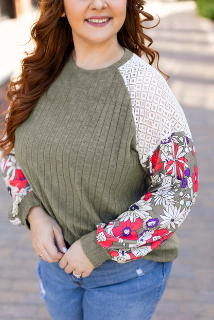 Vineyard Green – Bluse mit strukturiertem Patchwork-Blumenmuster und Raglanärmeln in Übergröße