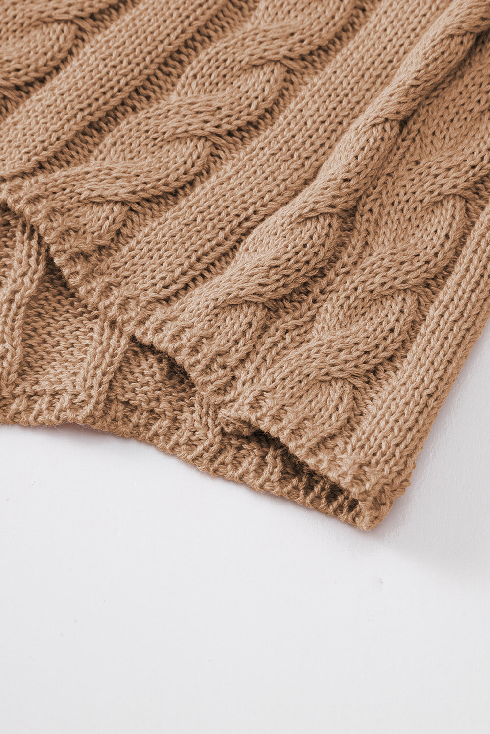 Hellbeiger, kurzärmliger Zopfmusterpullover mit Rundhalsausschnitt