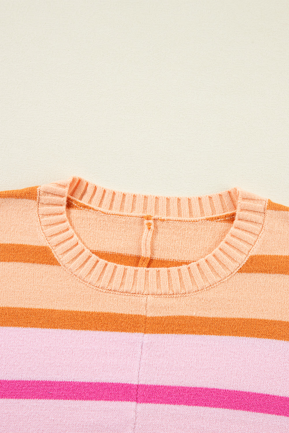 Mehrfarbiger, lässiger Pullover mit Farbverlauf und geripptem Rand