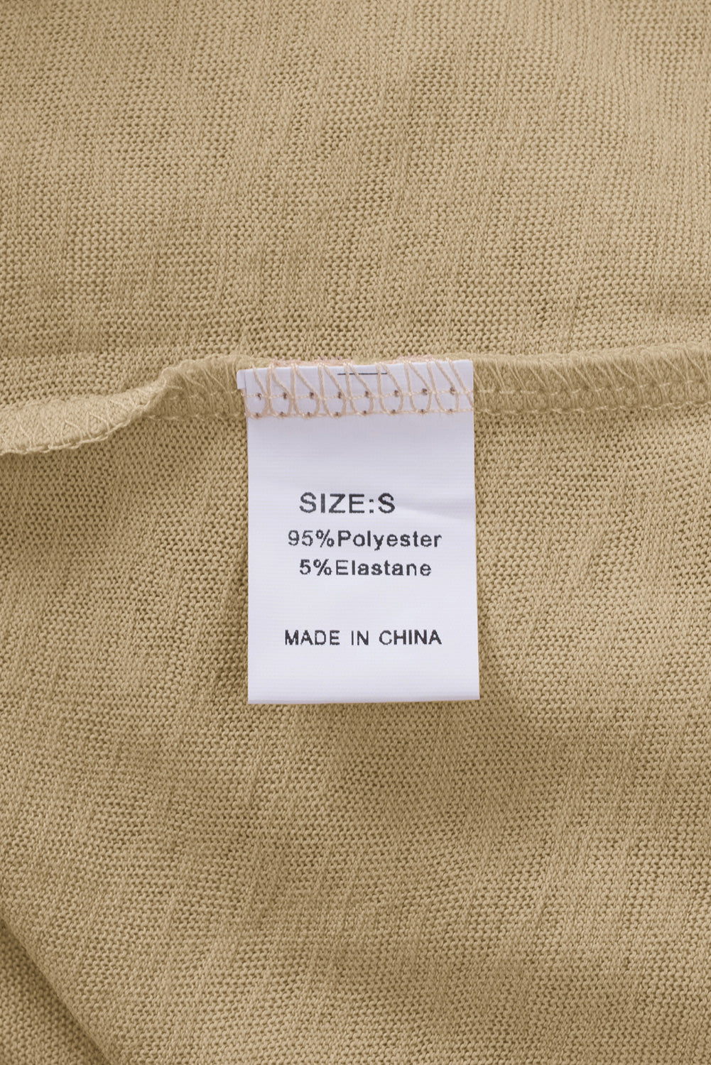 Einfarbige Strickjacke mit offener Vorderseite und Knöpfen
