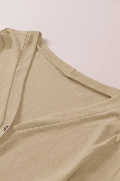Einfarbige Strickjacke mit offener Vorderseite und Knöpfen