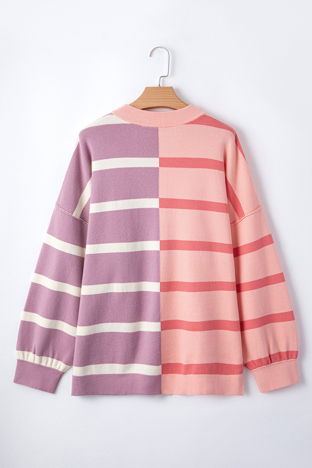 Oversize-Pullover mit rosa Streifen und Colorblock