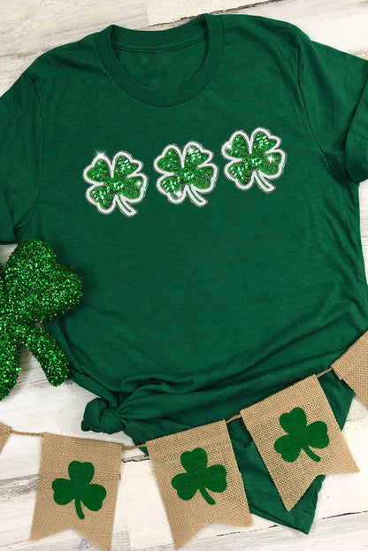 Grünes T-Shirt mit St. Patrick's Kleeblatt-Patch und Grafik