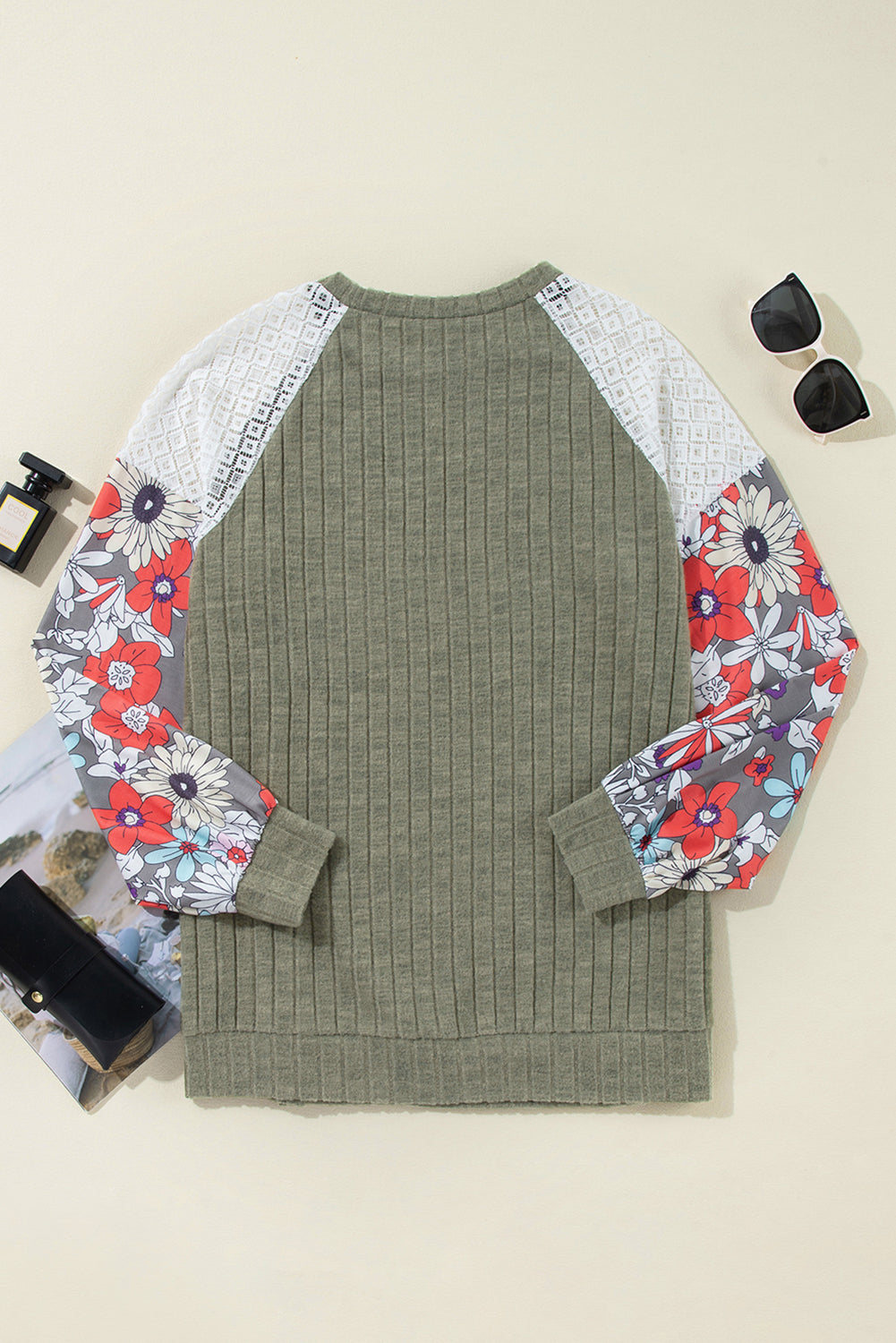 Laurel Green – Langärmlige, gerippte Bluse mit Blumen-Patchwork