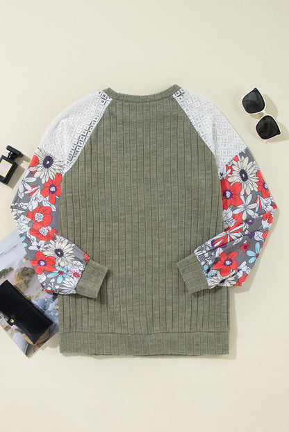 Laurel Green – Langärmlige, gerippte Bluse mit Blumen-Patchwork