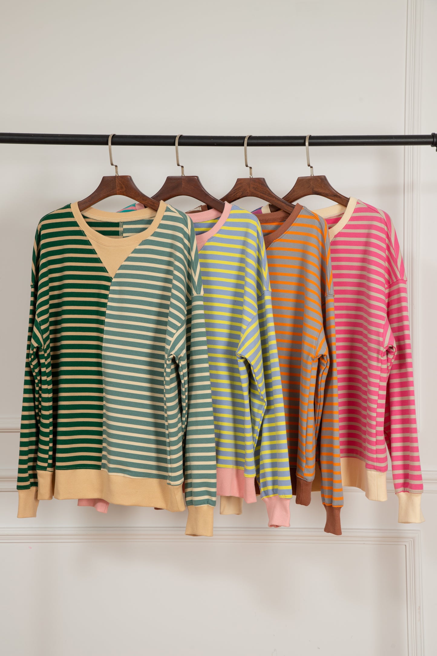 Grün gestreiftes, lässiges, gestreiftes Colorblock-Sweatshirt mit überschnittener Schulter