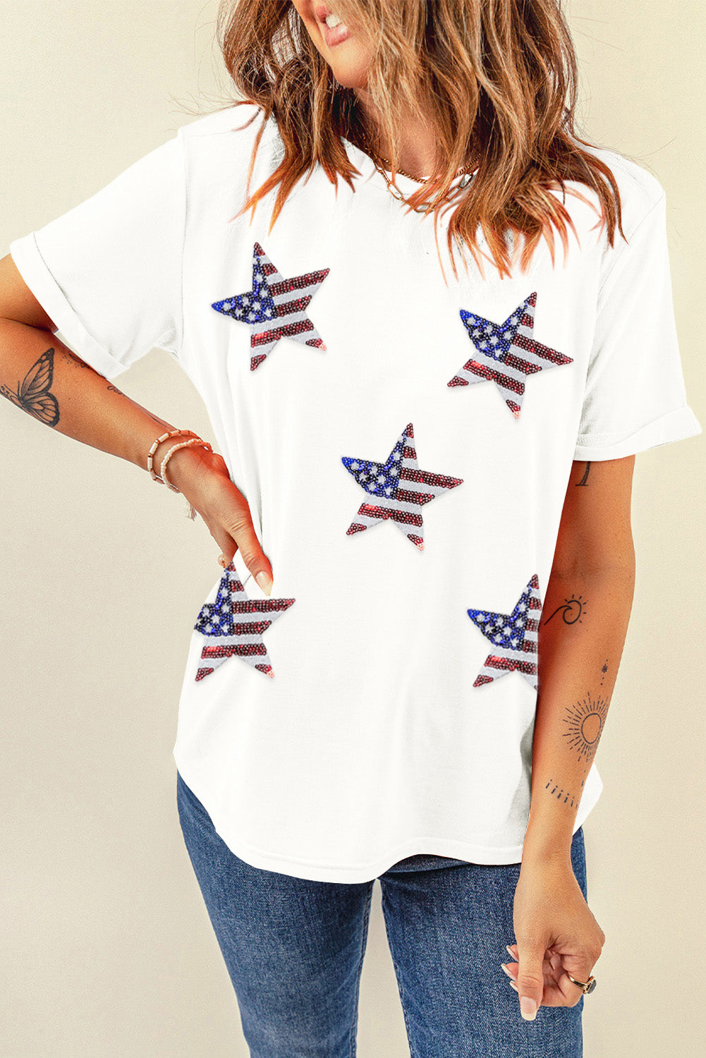 Weißes T-Shirt mit Pailletten und amerikanischer Flagge und Stern-Grafik