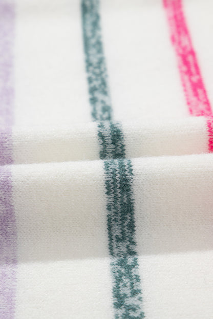 Weißer Pullover mit bunten Streifen und Rippenbesatz