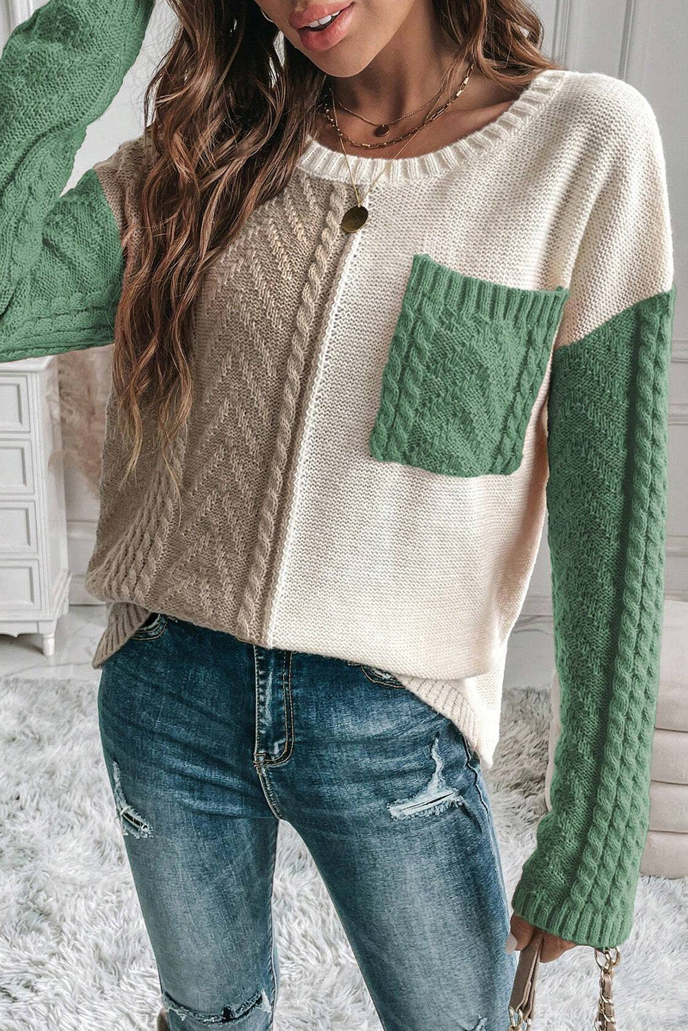 Vineyard Green Colorblock Pullover mit aufgesetzten Taschen und überschnittener Schulter