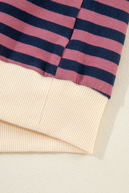 Oversize-Pullover mit rotem Streifenmuster und Kontrastbesatz