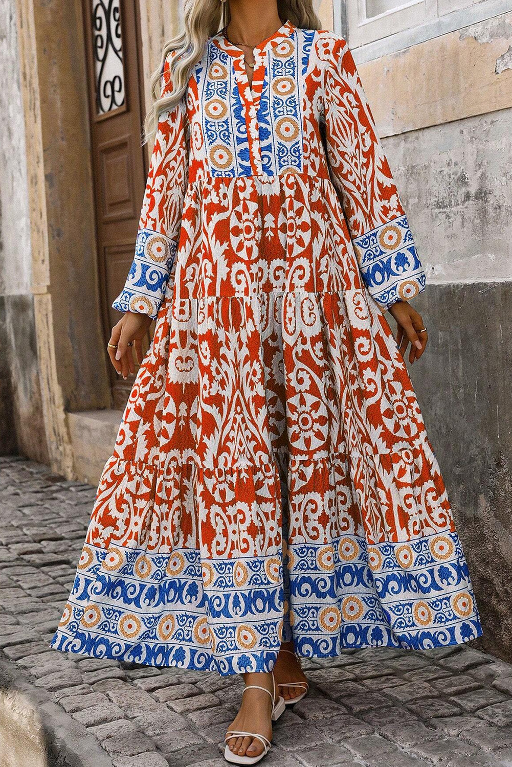 Oranges Boho-Maxikleid mit geometrischem Print und langen Ärmeln