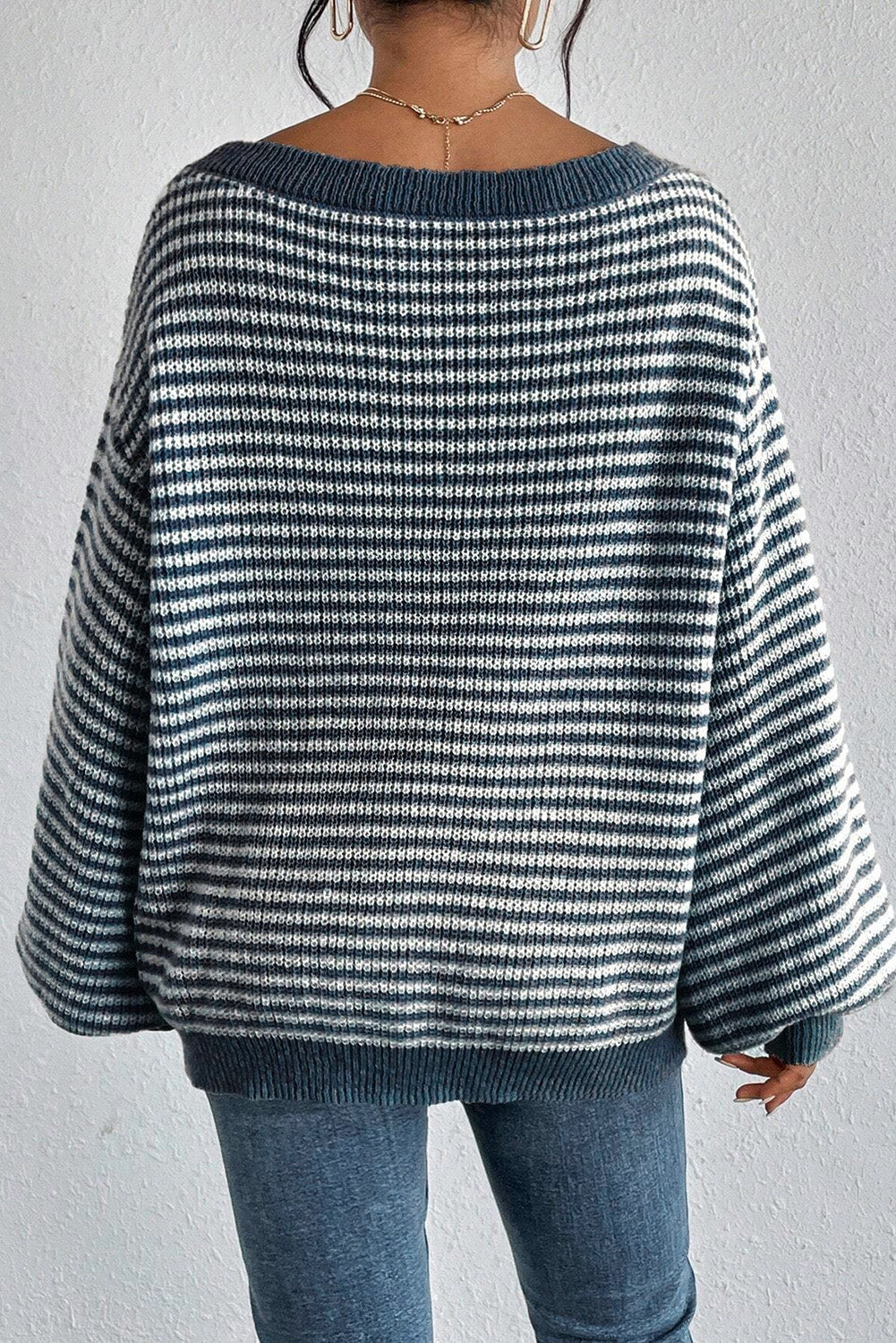 Segelblau gestreifter Pullover mit Laternenärmeln und überschnittener Schulter