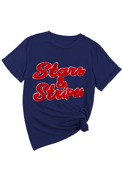 Blaues Chenille-T-Shirt mit Sternen und Streifen und Patch-Grafik
