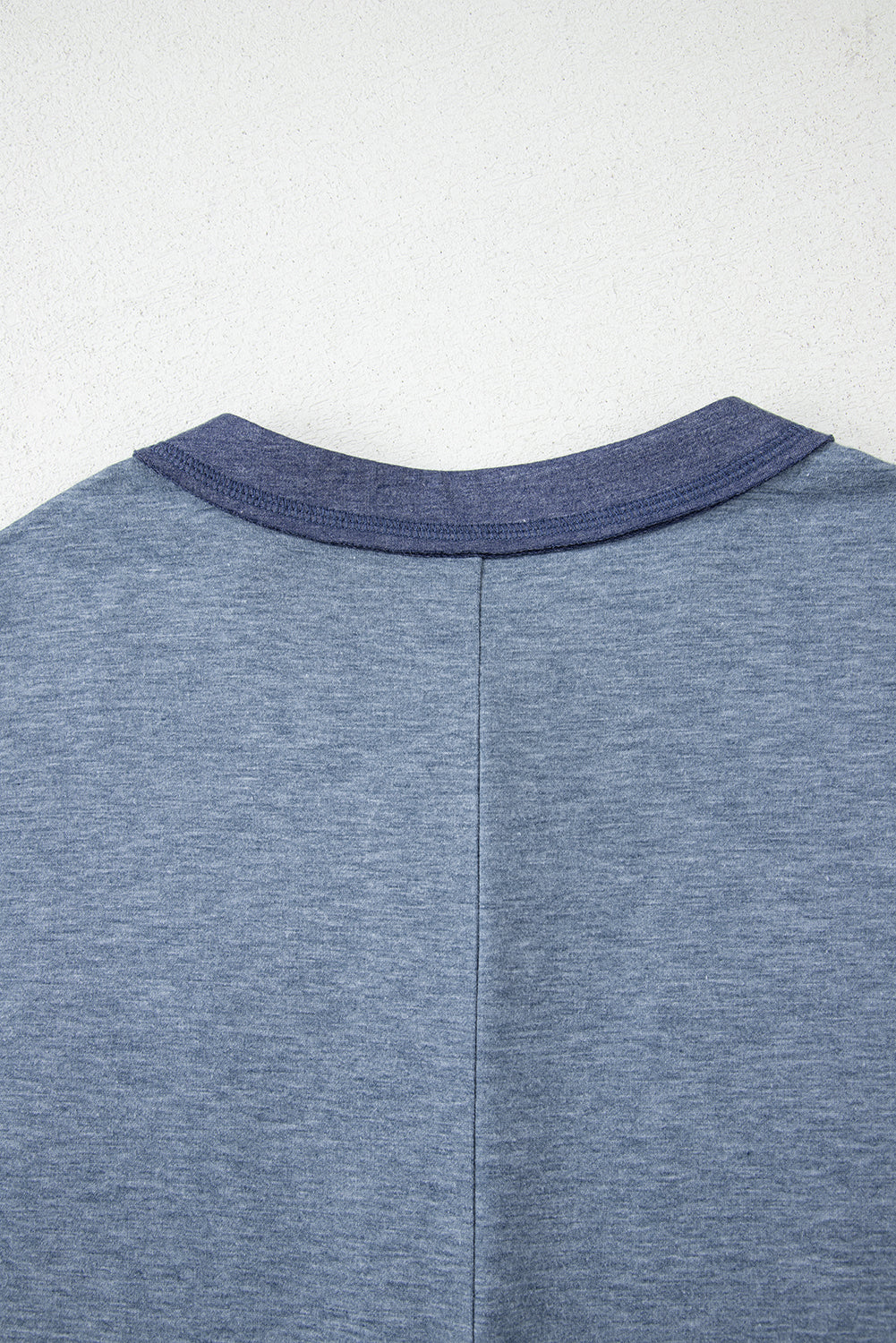 Beau Blue – Jumpsuit mit halber Knopfleiste und Brusttaschen, kurzärmlig und weitem Bein