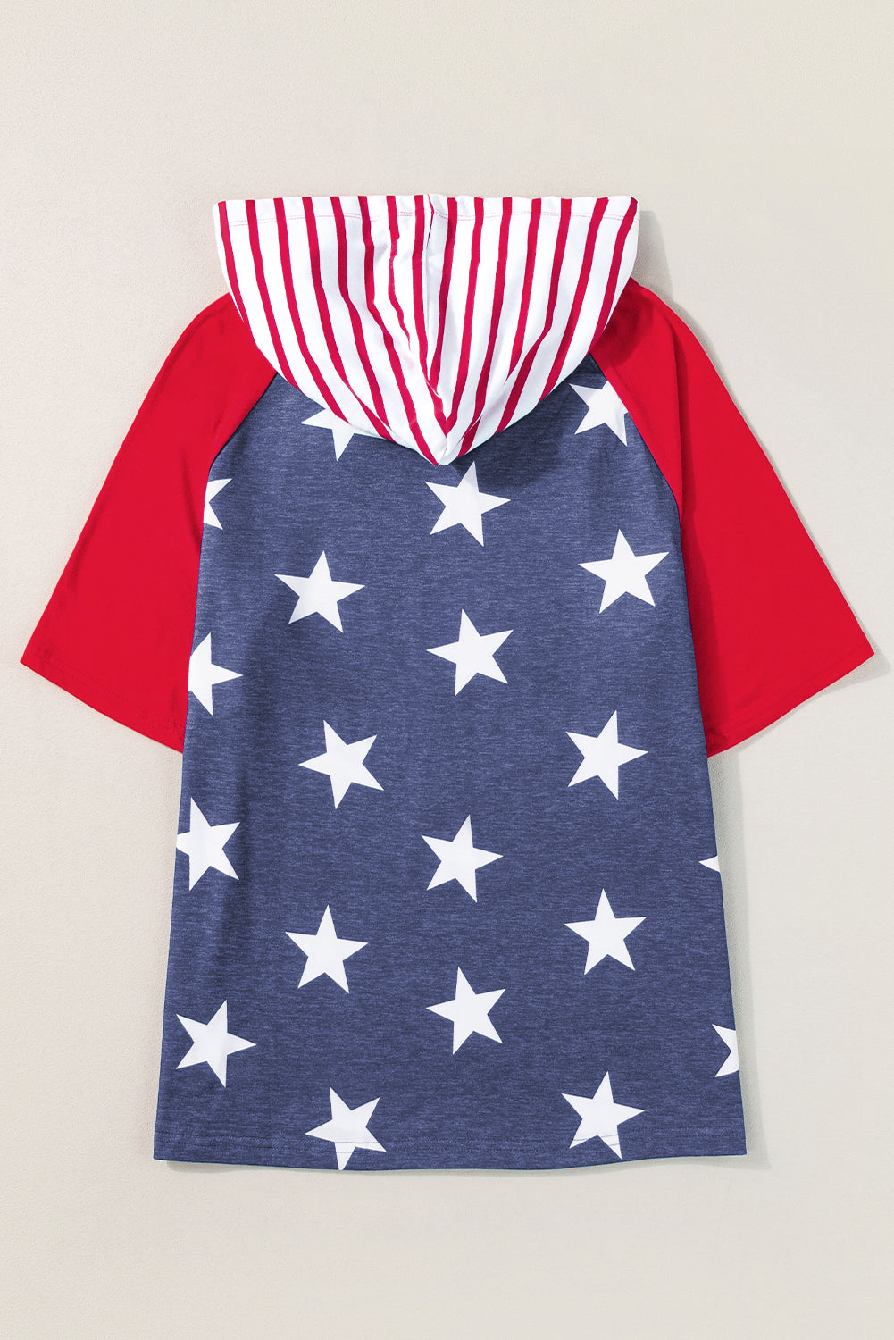 T-Shirt mit Kapuze und Kordelzug in Feuerrot mit Sternen- und Streifen-Print