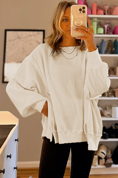 Weißes Oversize-Sweatshirt mit Waffelstrick und Bischofsärmeln