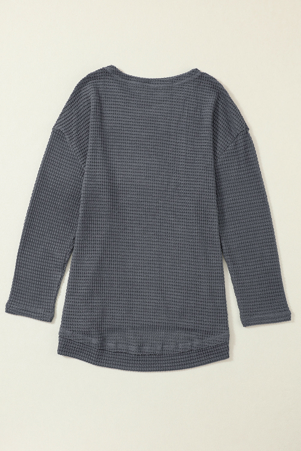 Graues Oversize-Oberteil mit hohen Schlitzen und Waffelstrick