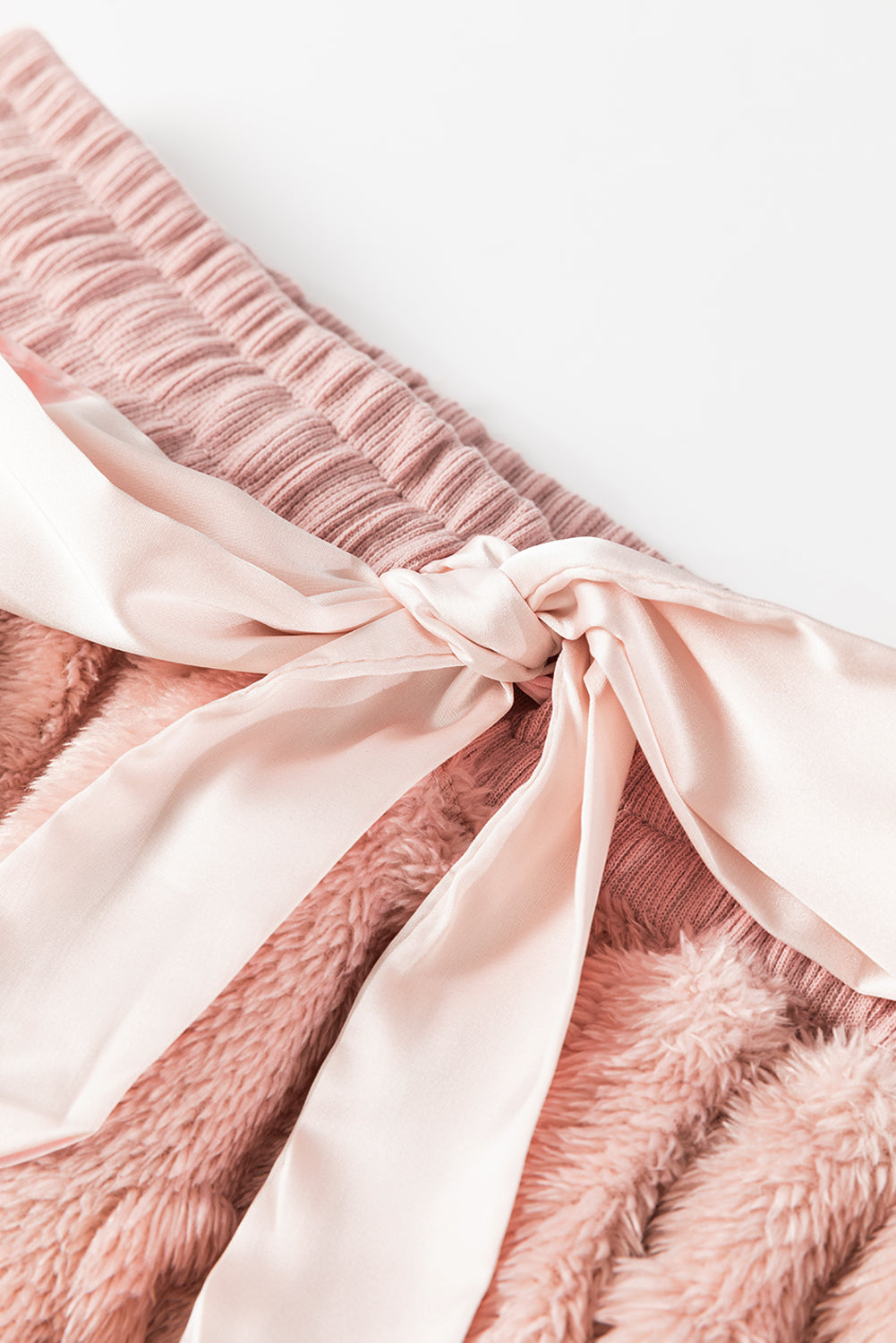 Hellrosa, strukturiertes, lockeres, zweiteiliges Lounge-Set aus Fleece mit Leopardenmuster