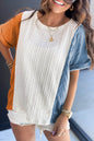 Hellblaues, strukturiertes T-Shirt mit Farbblock und lockerer Passform