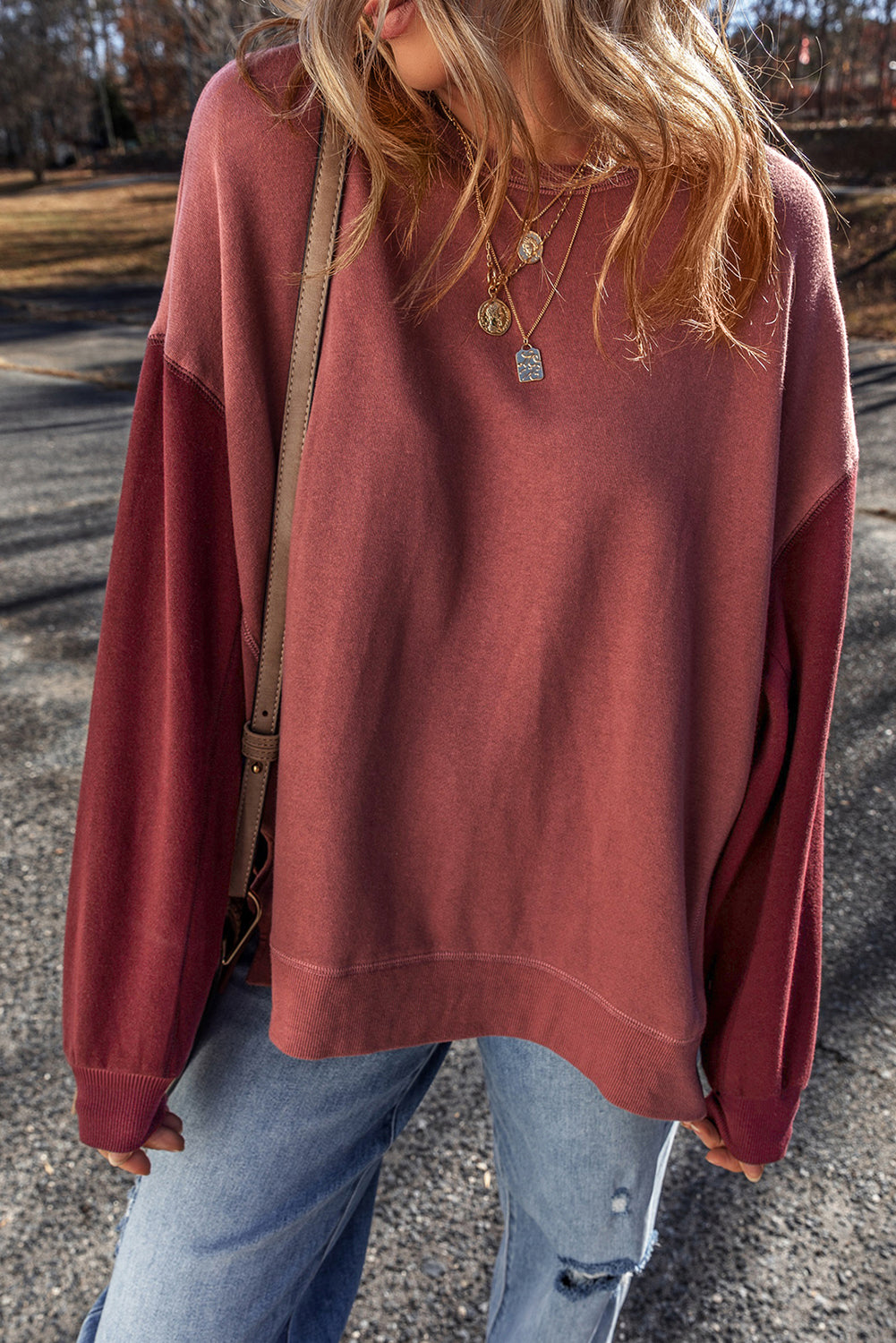 Mineralrotes zweifarbiges Patchwork-Pullover-Sweatshirt mit überschnittener Schulter