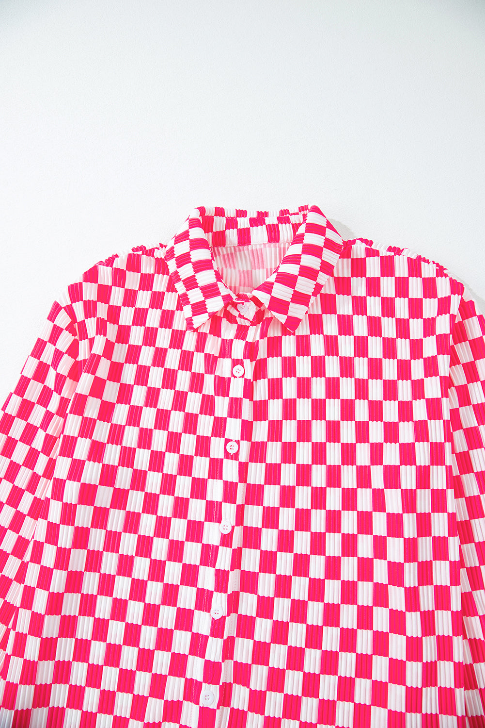 Rosa Pyjama-Set mit kariertem Hemd mit Knöpfen und hoch taillierter Hose