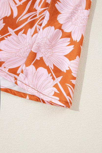 Braunes Lagenkleid mit Blumenmuster, Puffärmeln und gesmokten Taillen