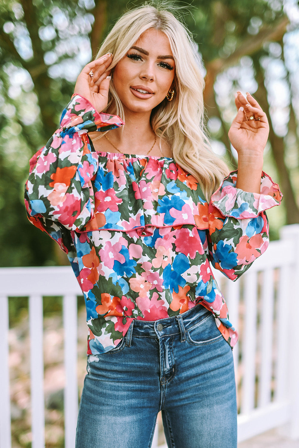 Schulterfreie Bluse mit Blumenmuster und Rüschen