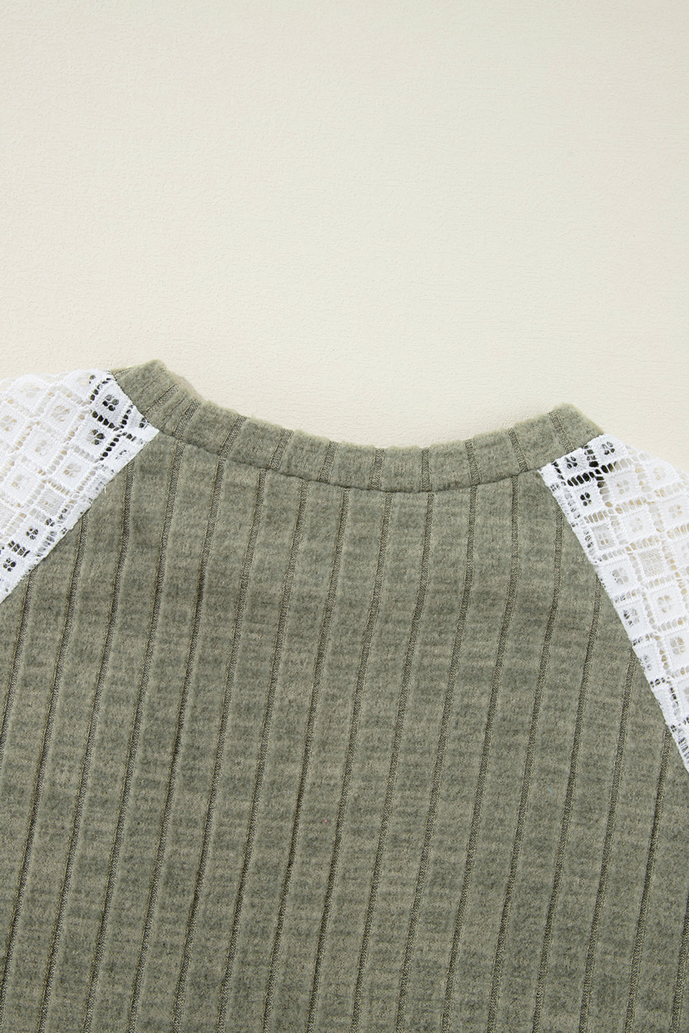 Laurel Green – Langärmlige, gerippte Bluse mit Blumen-Patchwork