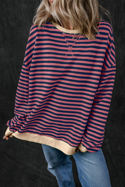 Oversize-Pullover mit rotem Streifenmuster und Kontrastbesatz