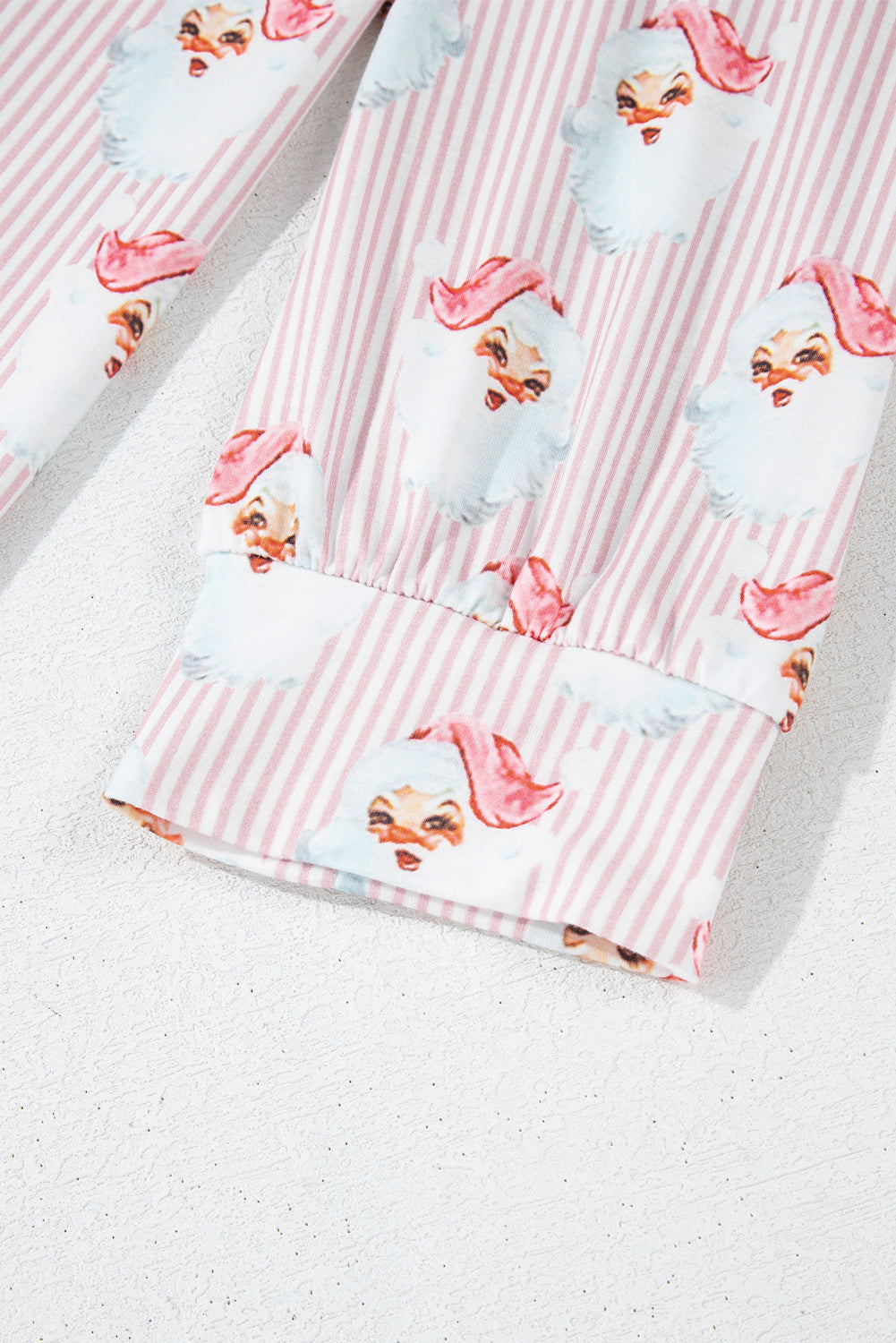 Rosa, locker geschnittenes, zweiteiliges Lounge-Set mit gestreiftem Weihnachtsmann-Print