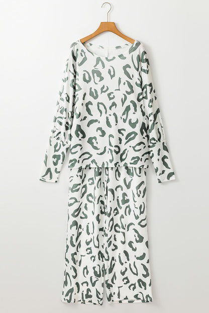 Beiges Loungewear-Set mit Langarmshirt und Hose im Leoparden-Animalprint