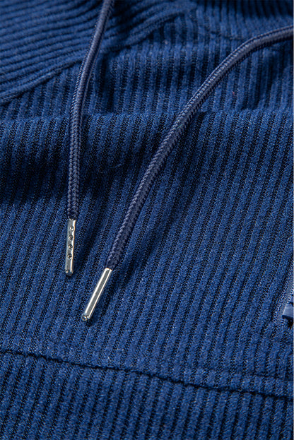 Marineblaues Set aus kurzem Hoodie und Jogginghose mit Kordelzug