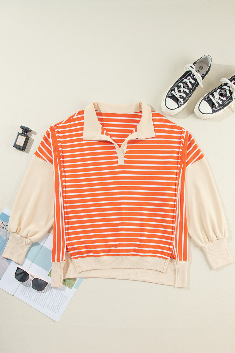 Orangefarbenes Sweatshirt mit Farbblockdesign und lockerer Passform, Kragen und überschnittenen Schultern