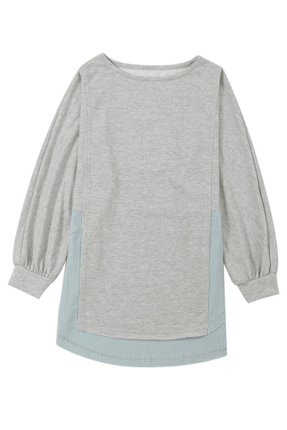 Graue Oversize-Bluse mit Crinkle-Spleißen und offenem Saum, High Low