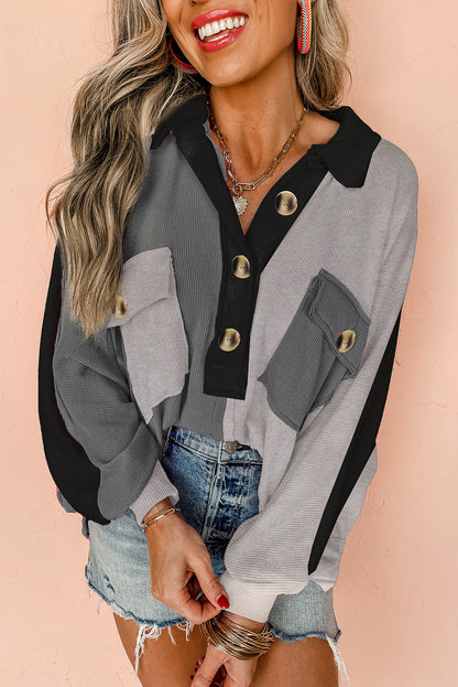 Graues Oversize-Sweatshirt mit geripptem Kragen und Farbblockdesign