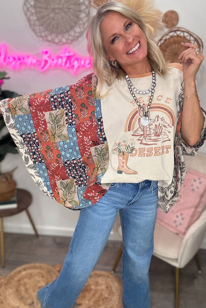 Mehrfarbiges, asymmetrisch bedrucktes Oberteil mit Patchwork-Ärmeln und Peace-Desert-Grafik