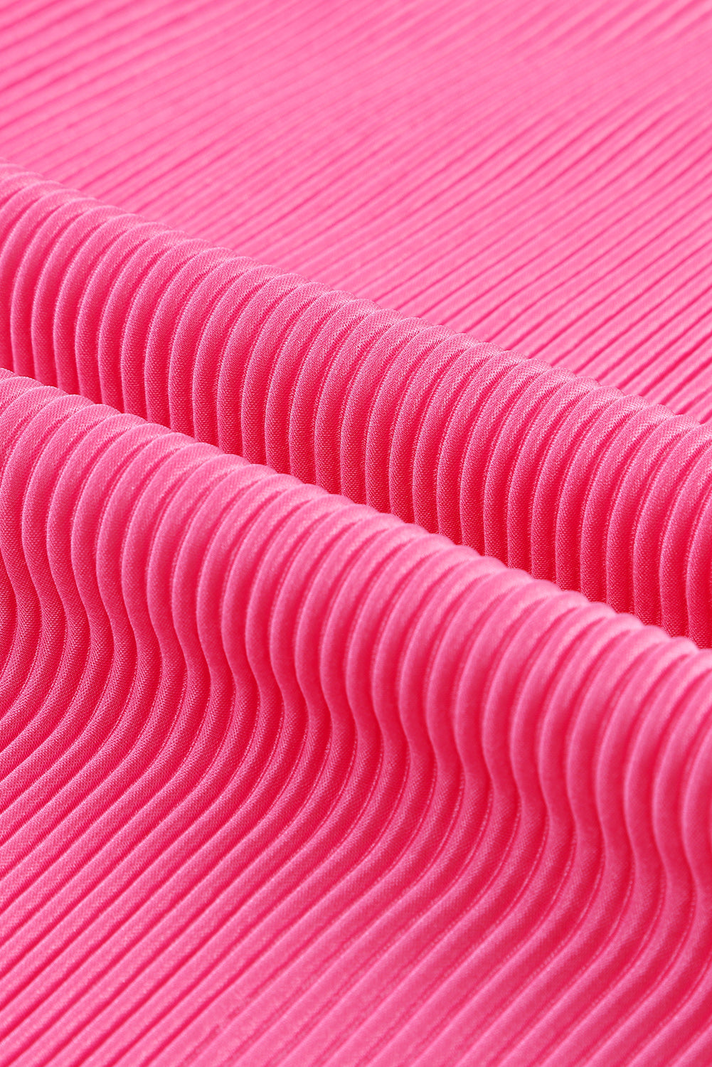 Rosa Lounge-Set mit 3/4-Ärmeln, Plissee-Hemd und Shorts mit hoher Taille