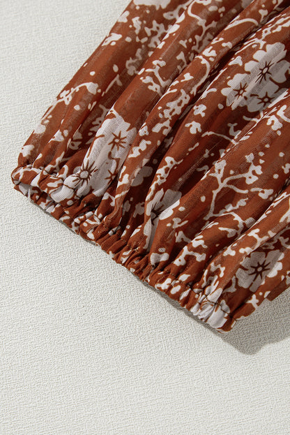 Braunes Boho-Minikleid mit Blumenmuster, Rüschen und Puffärmeln sowie V-Ausschnitt