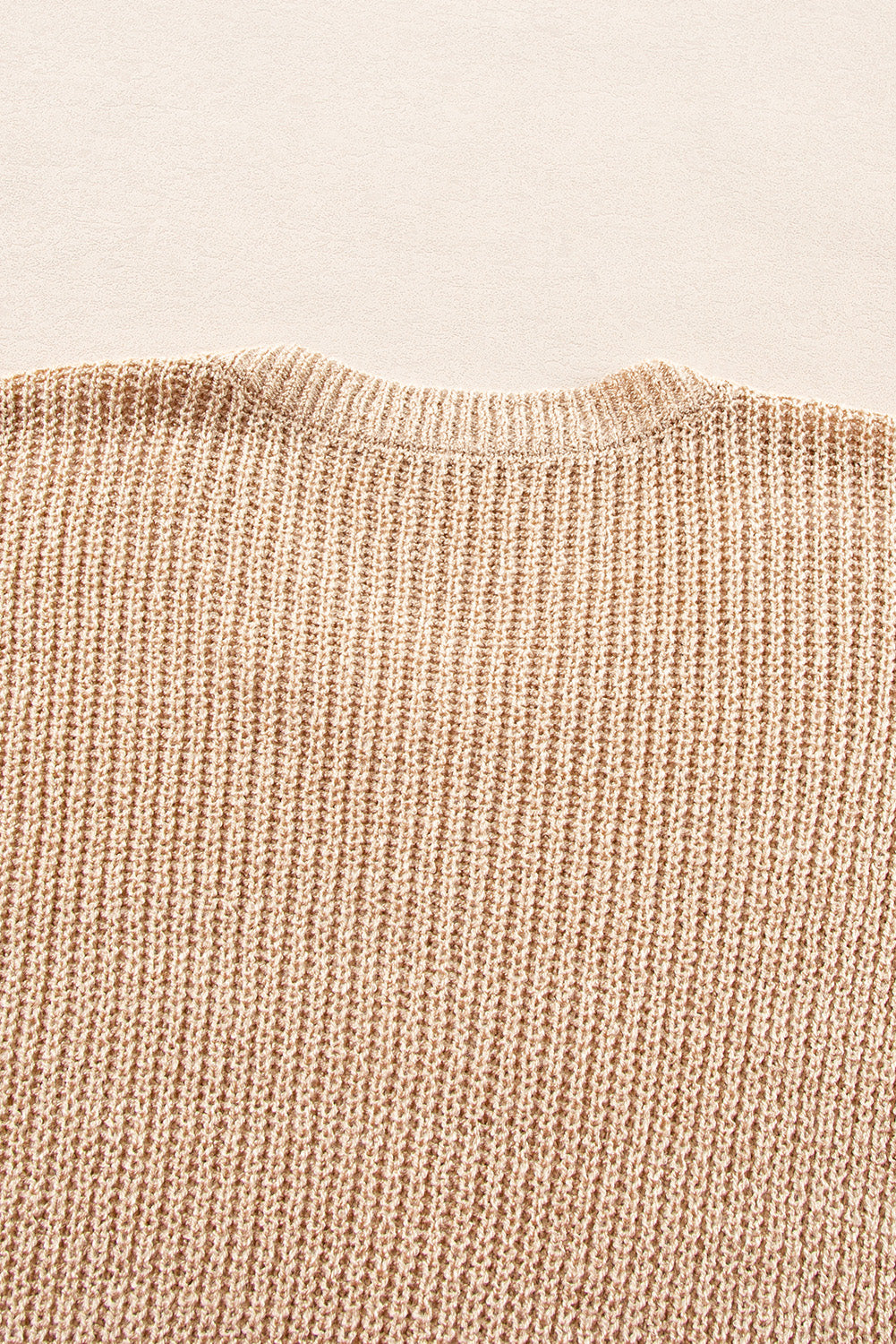 Pullover mit Rundhalsausschnitt und 3/4-Ärmeln in hellem Französisch-Beige mit Kontraststreifen