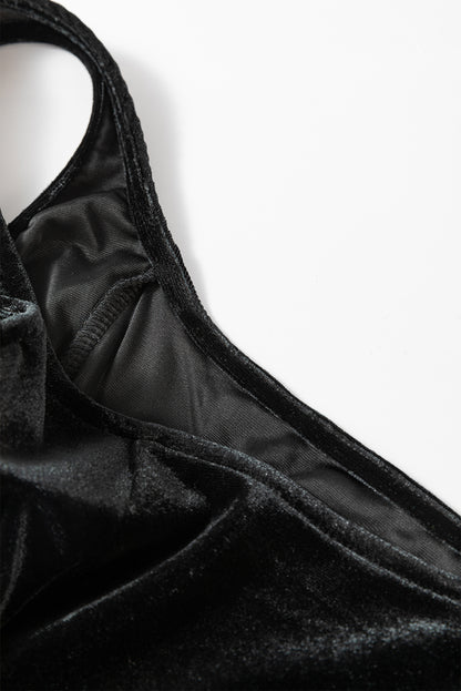 Schwarzes, ärmelloses Minikleid aus Samt mit quadratischem Ausschnitt und hoher Taille und Taschen